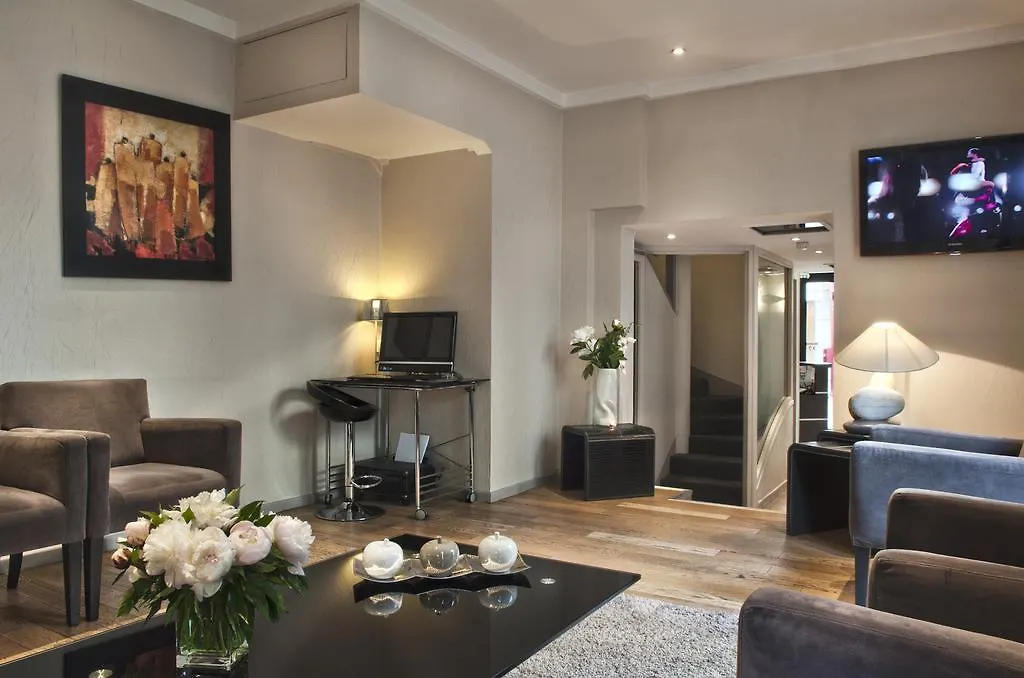 Hotel Les Hauts De Passy - Trocadero Eiffel 3*