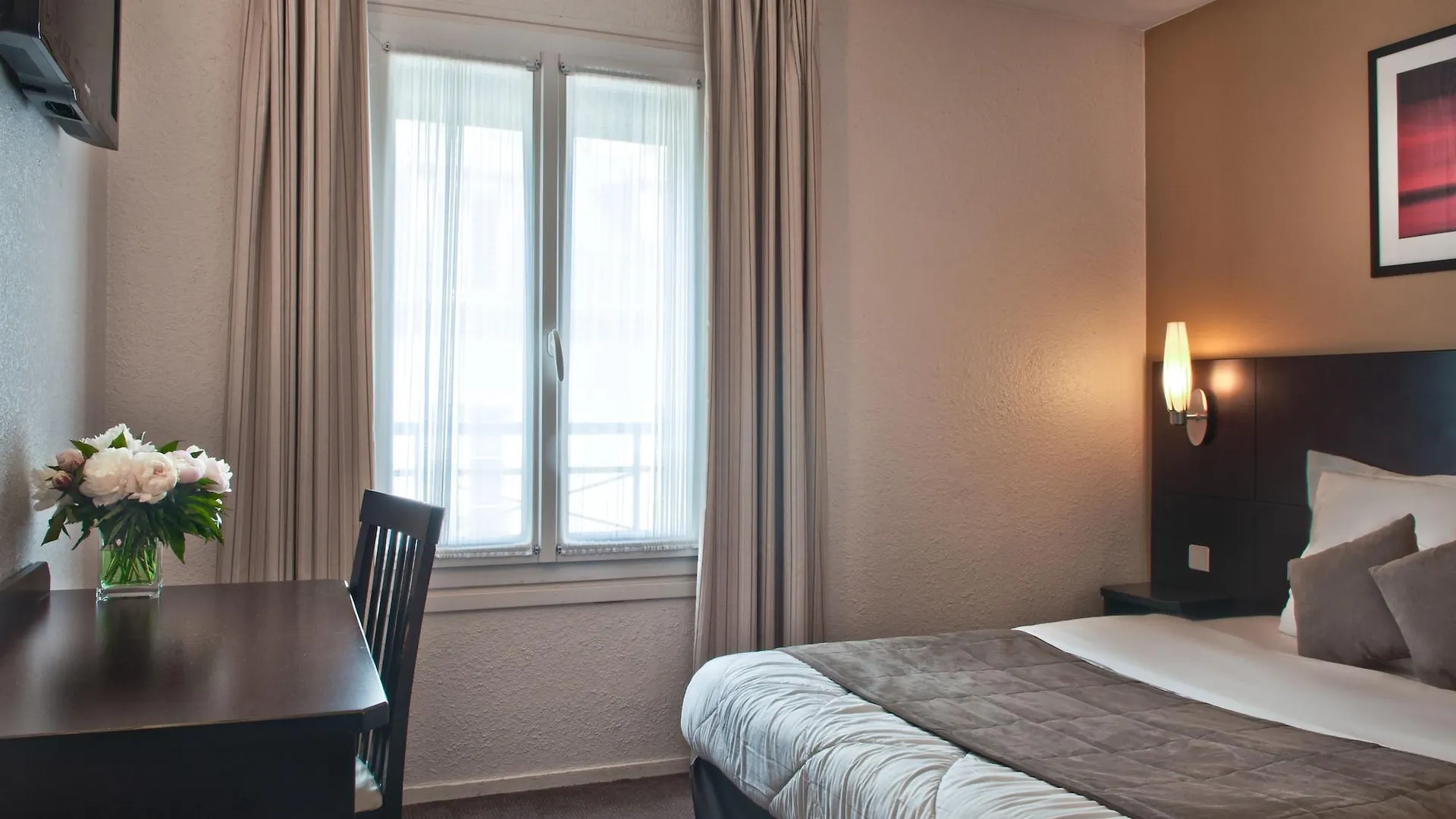 Hotel Les Hauts De Passy - Trocadero Eiffel 3*