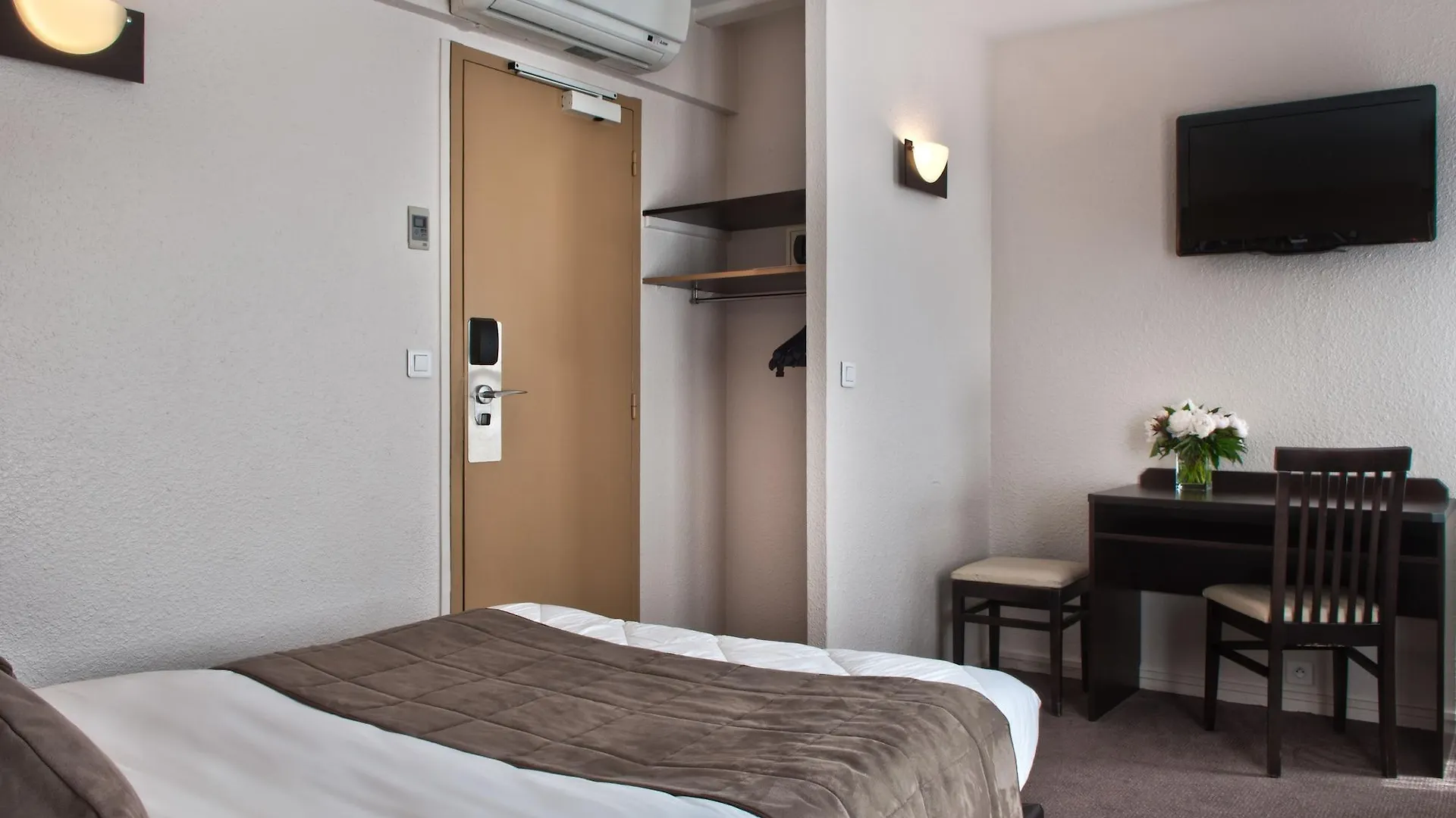Hotel Les Hauts De Passy - Trocadero Eiffel 3*